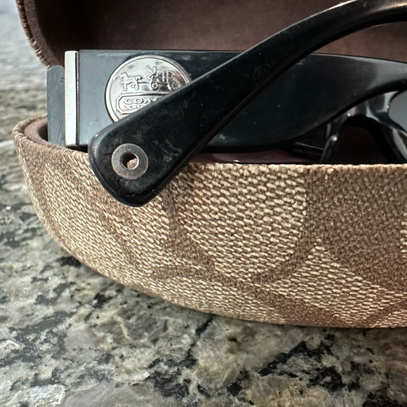 Coach sunglasses - Picture 5 of 5